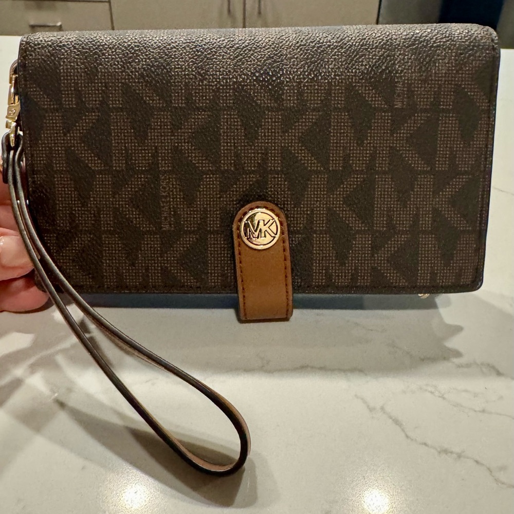 Michael Kors Brown and Tan Women’s signature Wallet